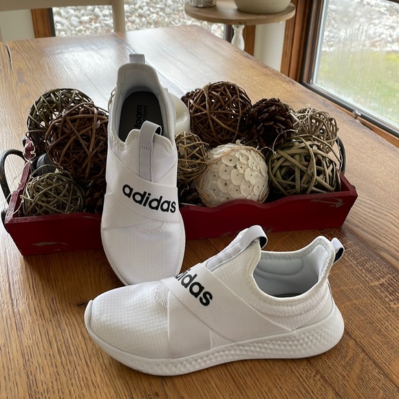 adidas Shoes - Adidas’s women cloudfoam comfort. Like new